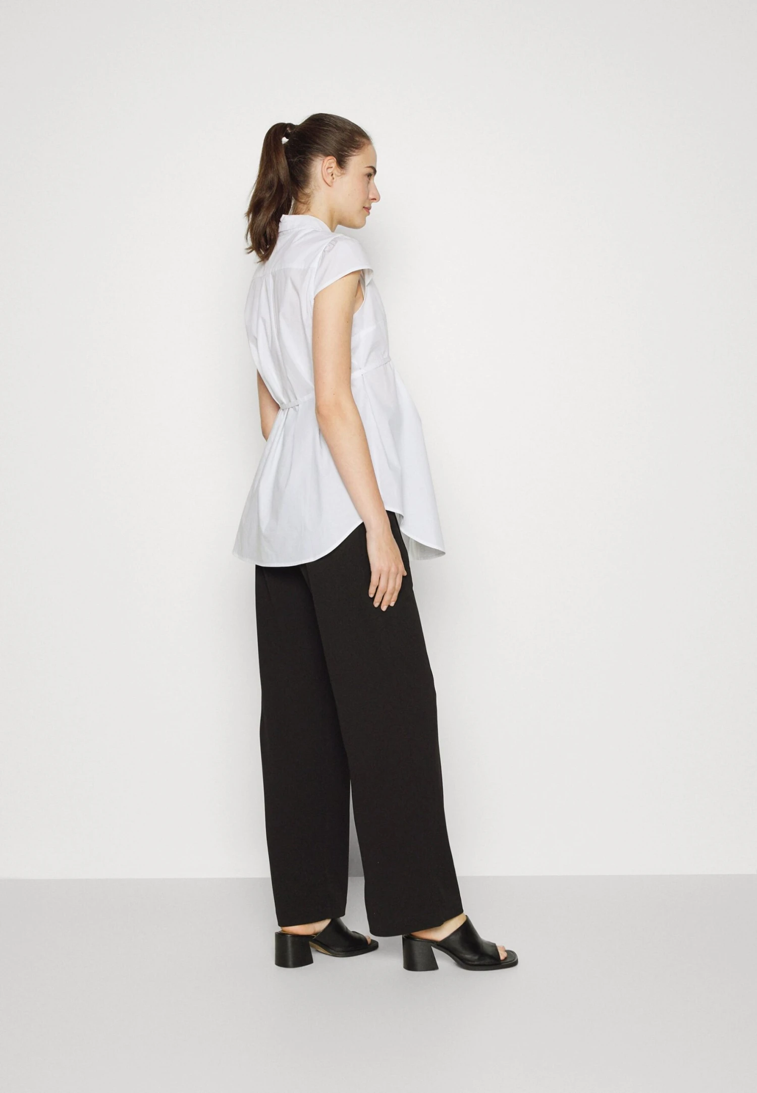 CamiciaWhite Donna Camicie E Bluse EX429H00Q-A11 5 CamiciaWhite Donna Camicie E Bluse EX429H00Q-A11 - immagine 3