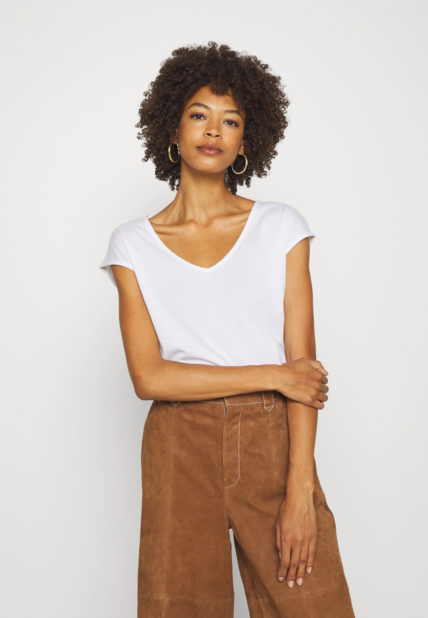 Anna Field Basic V Neck Drop Shoulder 2 Pack T-Shirt BasicWhite/White Donna T-shirt E Top AN621D0TS-A11 4 Anna Field Basic V Neck Drop Shoulder 2 Pack T-Shirt BasicWhite/White Donna T-shirt E Top AN621D0TS-A11 - immagine 2