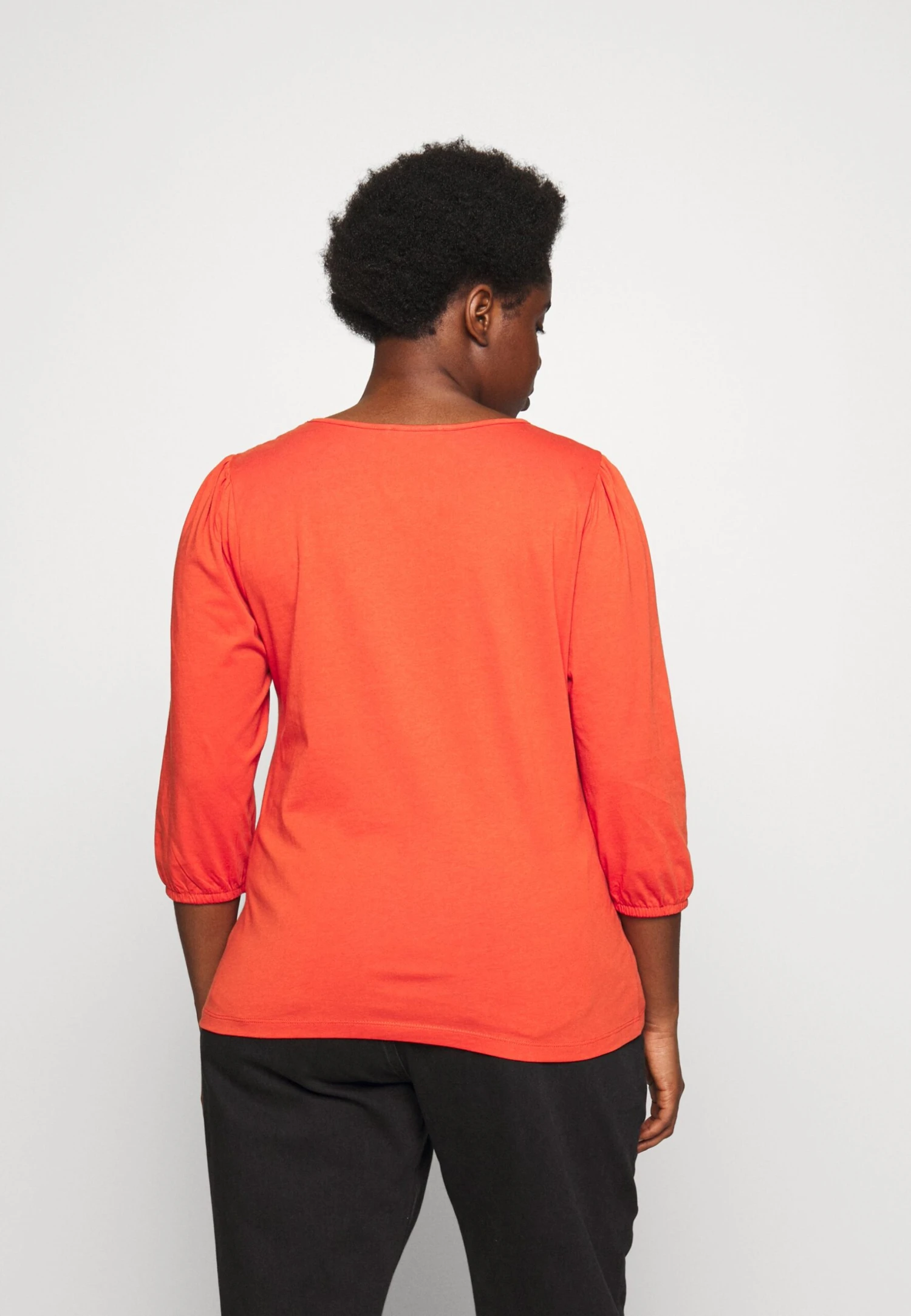 Maglietta A Manica LungaRed Donna T-shirt E Top AX821D06S-G11 5 Maglietta A Manica LungaRed Donna T-shirt E Top AX821D06S-G11 - immagine 3