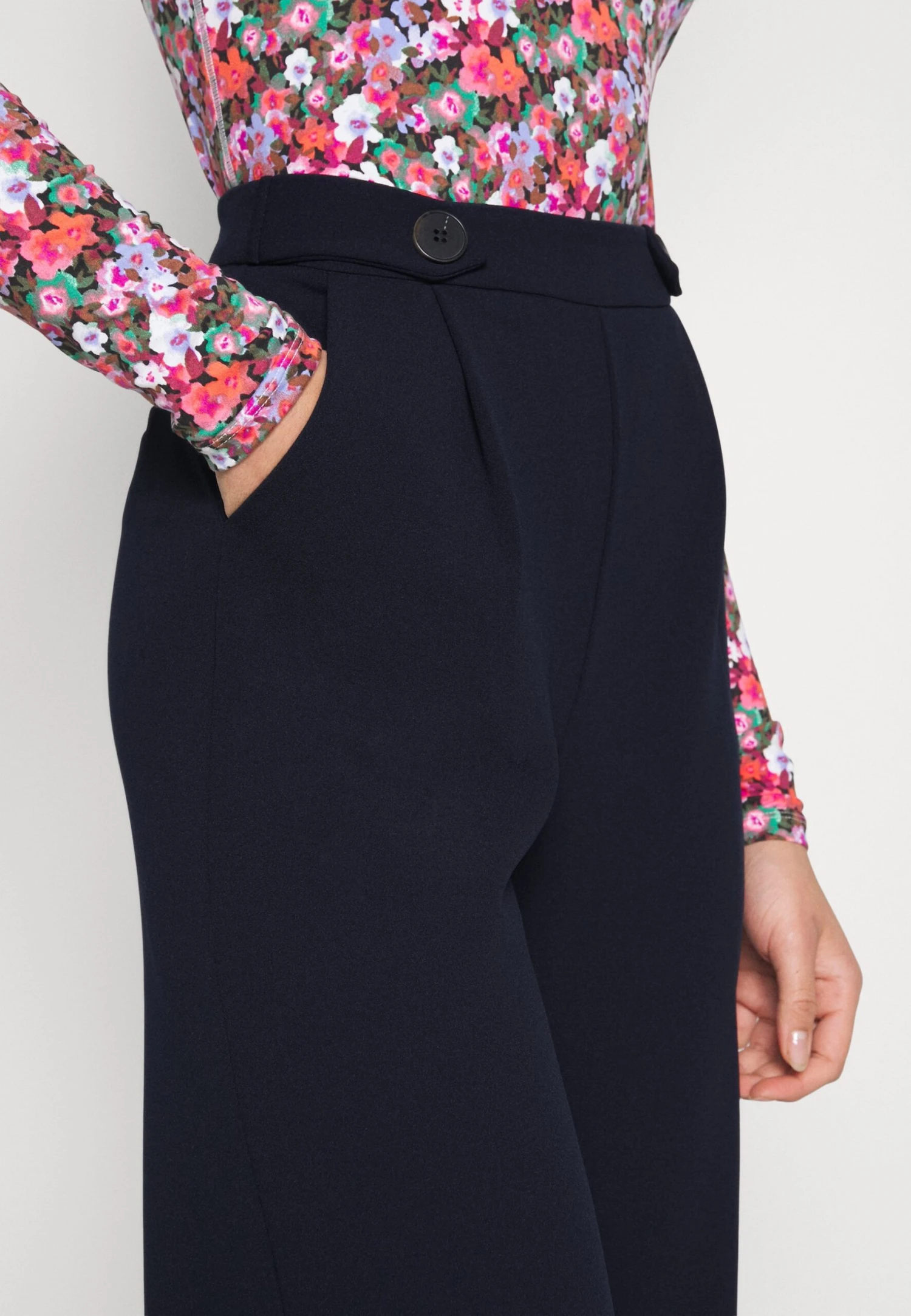 PantaloniDark Blue Donna Pantaloni ANH21A00J-K11 9 PantaloniDark Blue Donna Pantaloni ANH21A00J-K11 - immagine 7