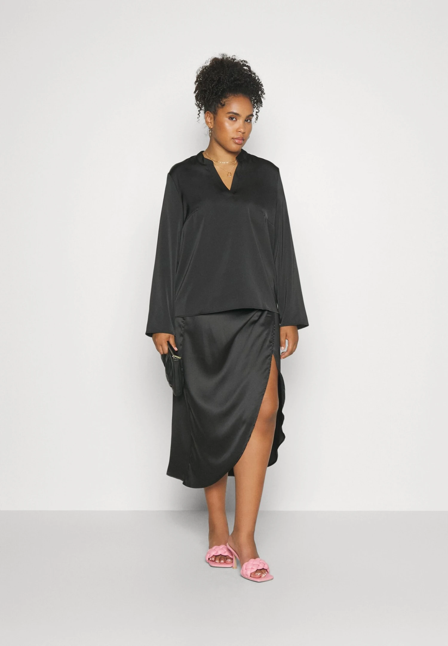 CamicettaBlack Donna Camicie E Bluse AX821E016-Q11 4 CamicettaBlack Donna Camicie E Bluse AX821E016-Q11 - immagine 2