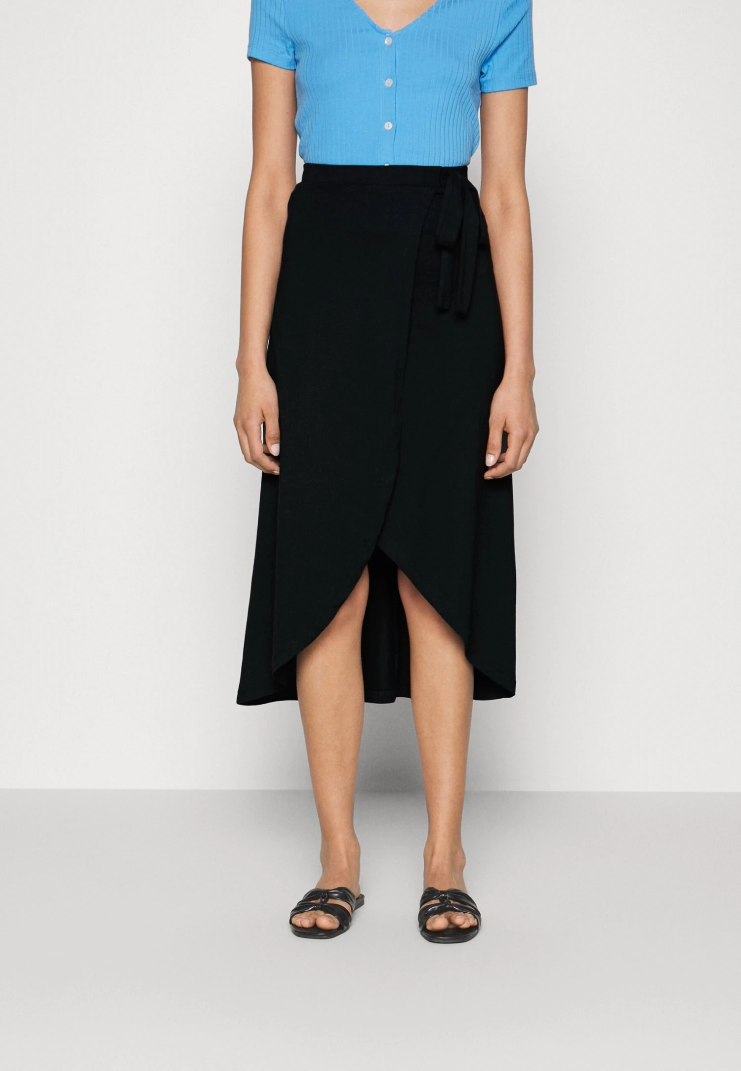 Anna Field Basic Wrap Over Midi Skirt- Gonna A Campana - Black 3 Anna Field Basic Wrap Over Midi Skirt- Gonna A Campana - Black