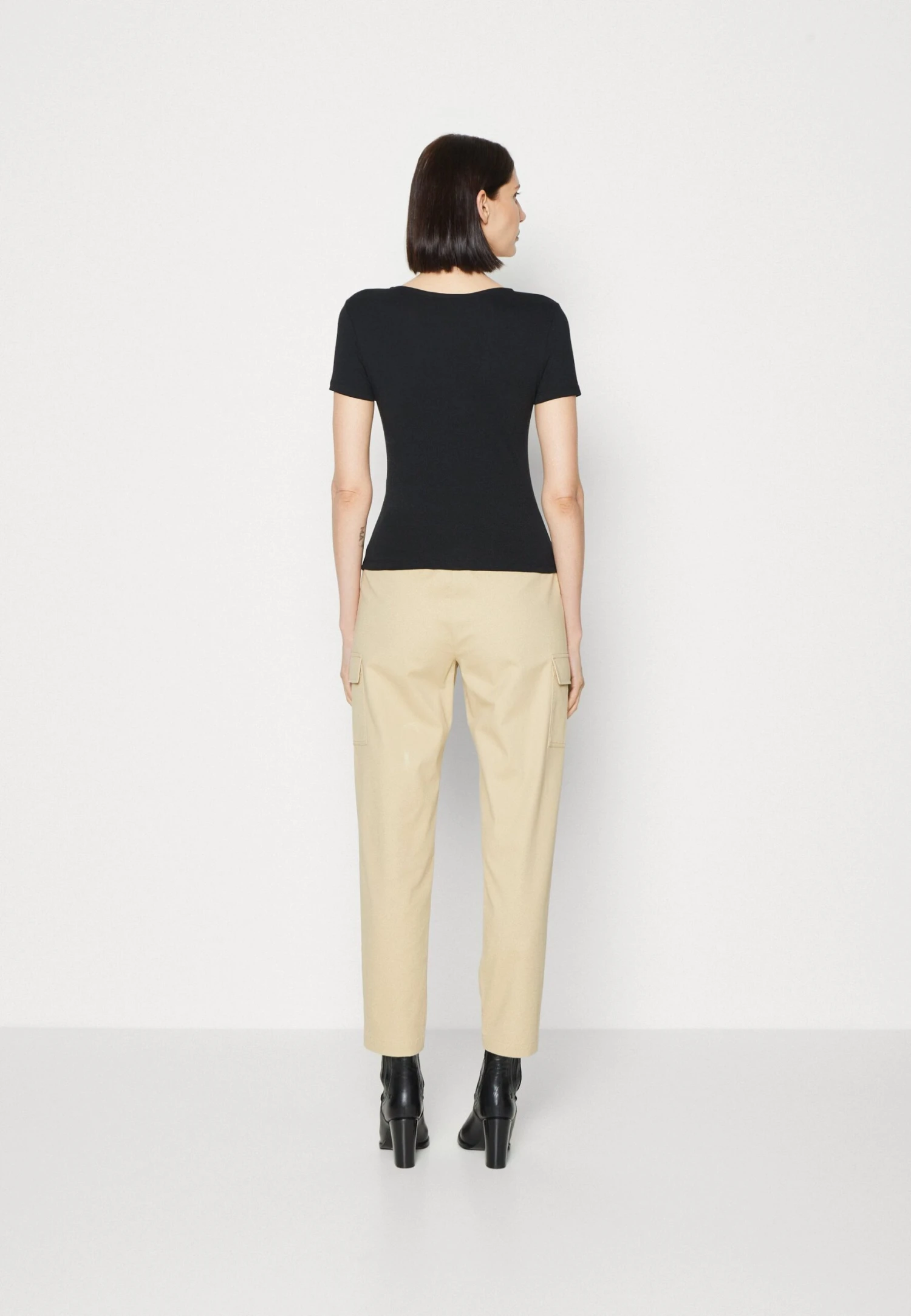 Anna Field T-Shirt Con StampaBlack Donna T-shirt E Top AN621D17C-Q11 5 Anna Field T-Shirt Con StampaBlack Donna T-shirt E Top AN621D17C-Q11 - immagine 3