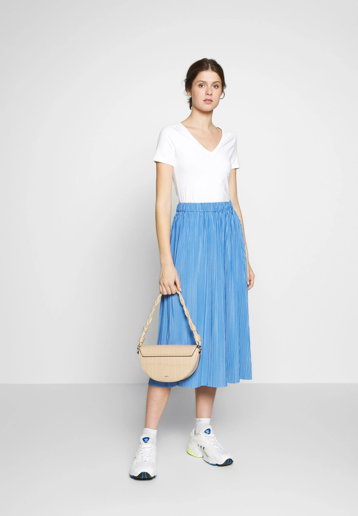 2 Pack T-Shirt BasicBlack/White Donna T-shirt E Top ANH21D006-Q11 4 2 Pack T-Shirt BasicBlack/White Donna T-shirt E Top ANH21D006-Q11 - immagine 2