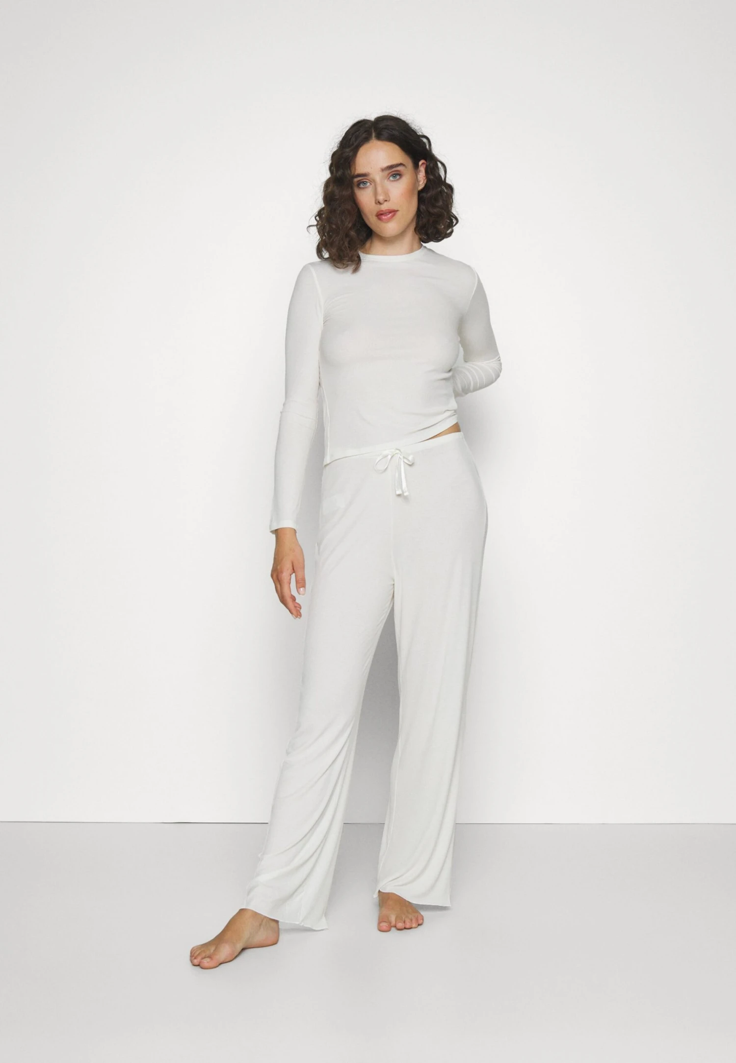 Anna Field PigiamaOff-White Donna Intimo Notte E Loungewear AN681P09Z-A11 4 Anna Field PigiamaOff-White Donna Intimo Notte E Loungewear AN681P09Z-A11 - immagine 2