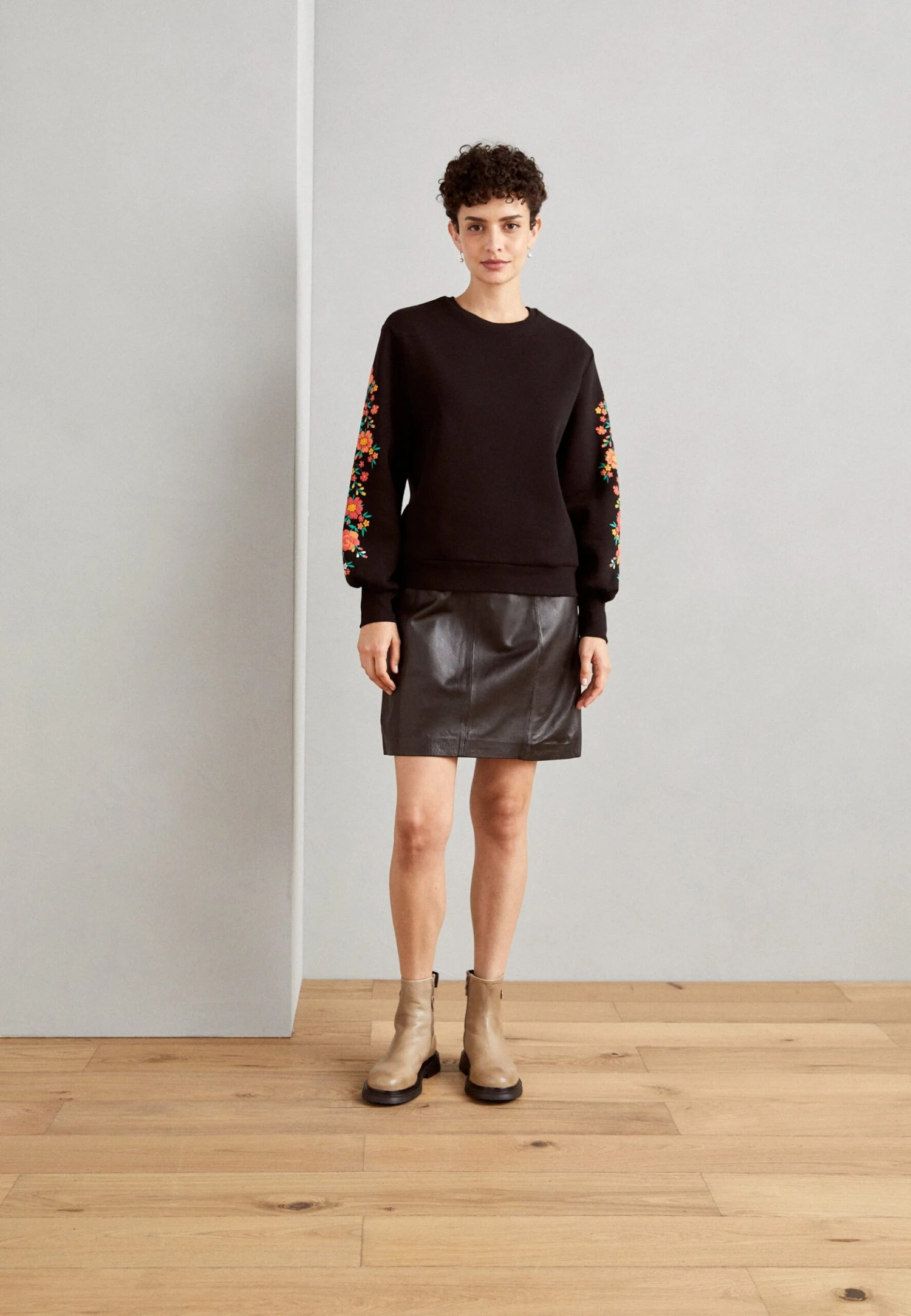 Anna Field FelpaBlack Donna Felpe AN621J013-Q11 4 Anna Field FelpaBlack Donna Felpe AN621J013-Q11 - immagine 2