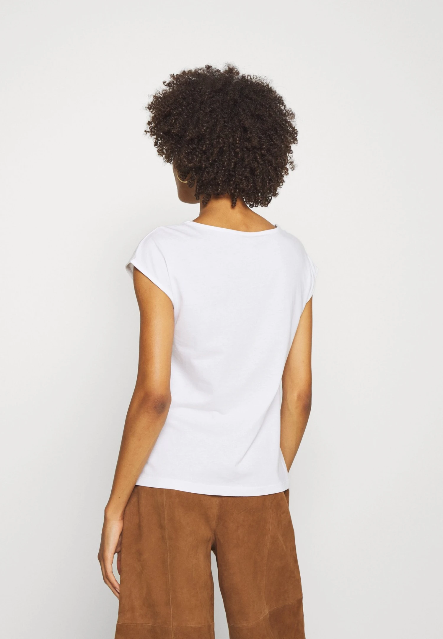 Anna Field Basic V Neck Drop Shoulder 2 Pack T-Shirt BasicWhite/White Donna T-shirt E Top AN621D0TS-A11 5 Anna Field Basic V Neck Drop Shoulder 2 Pack T-Shirt BasicWhite/White Donna T-shirt E Top AN621D0TS-A11 - immagine 3