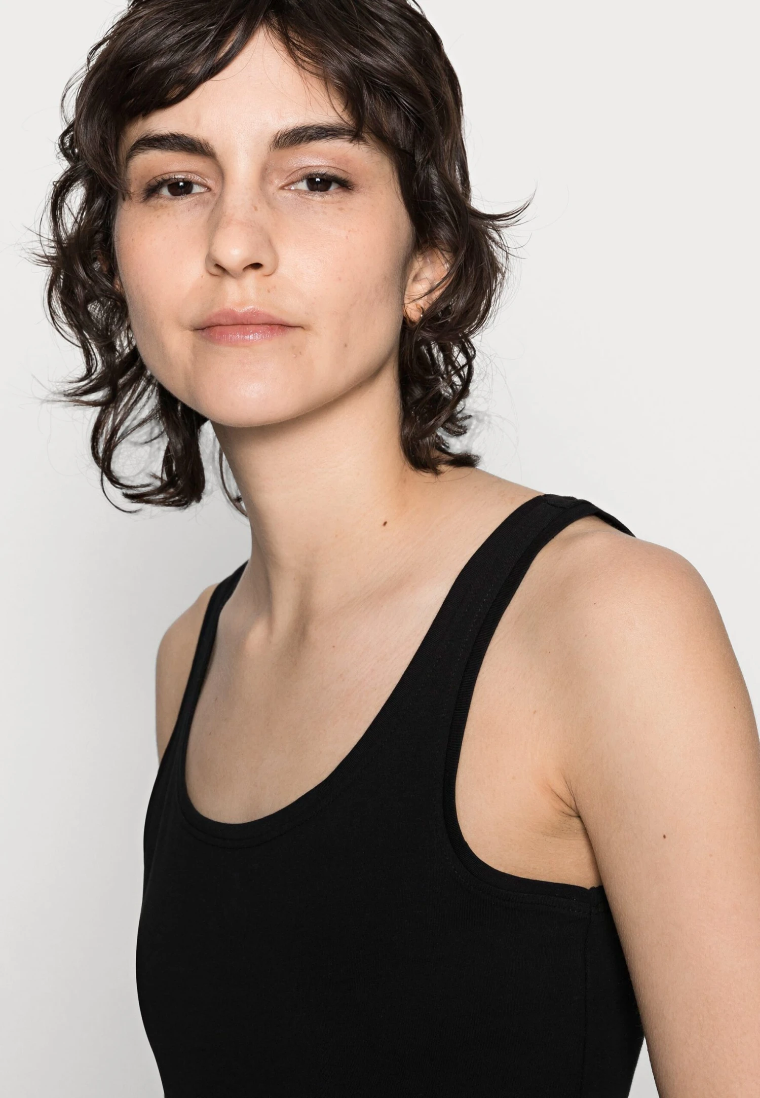 Anna Field Basic Tank 3Er PackTopBlack/White /Khaki Donna T-shirt E Top AN621D0QX-Q14 7 Anna Field Basic Tank 3Er PackTopBlack/White /Khaki Donna T-shirt E Top AN621D0QX-Q14 - immagine 5