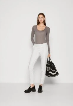 Anna Field Maglietta A Manica LungaMottled Dark Grey Donna T-shirt E Top AN621D197-C11 14 Anna Field Maglietta A Manica LungaMottled Dark Grey Donna T-shirt E Top AN621D197-C11 -Anna Field 73d87501f7864402a3b1addedc17b661