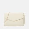 Anna Field Pochette - 003 - Off-White 1 Anna Field Pochette - 003 - Off-White -Anna Field 7ab60e38889c48b5ad0bd5190b639f8d