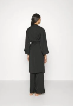 Anna Field SetPigiamaBlack Donna Intimo Notte E Loungewear AN681P09S-Q11 12 Anna Field SetPigiamaBlack Donna Intimo Notte E Loungewear AN681P09S-Q11 -Anna Field 849d34b5c39a4a01ad041ad1dbd9c994