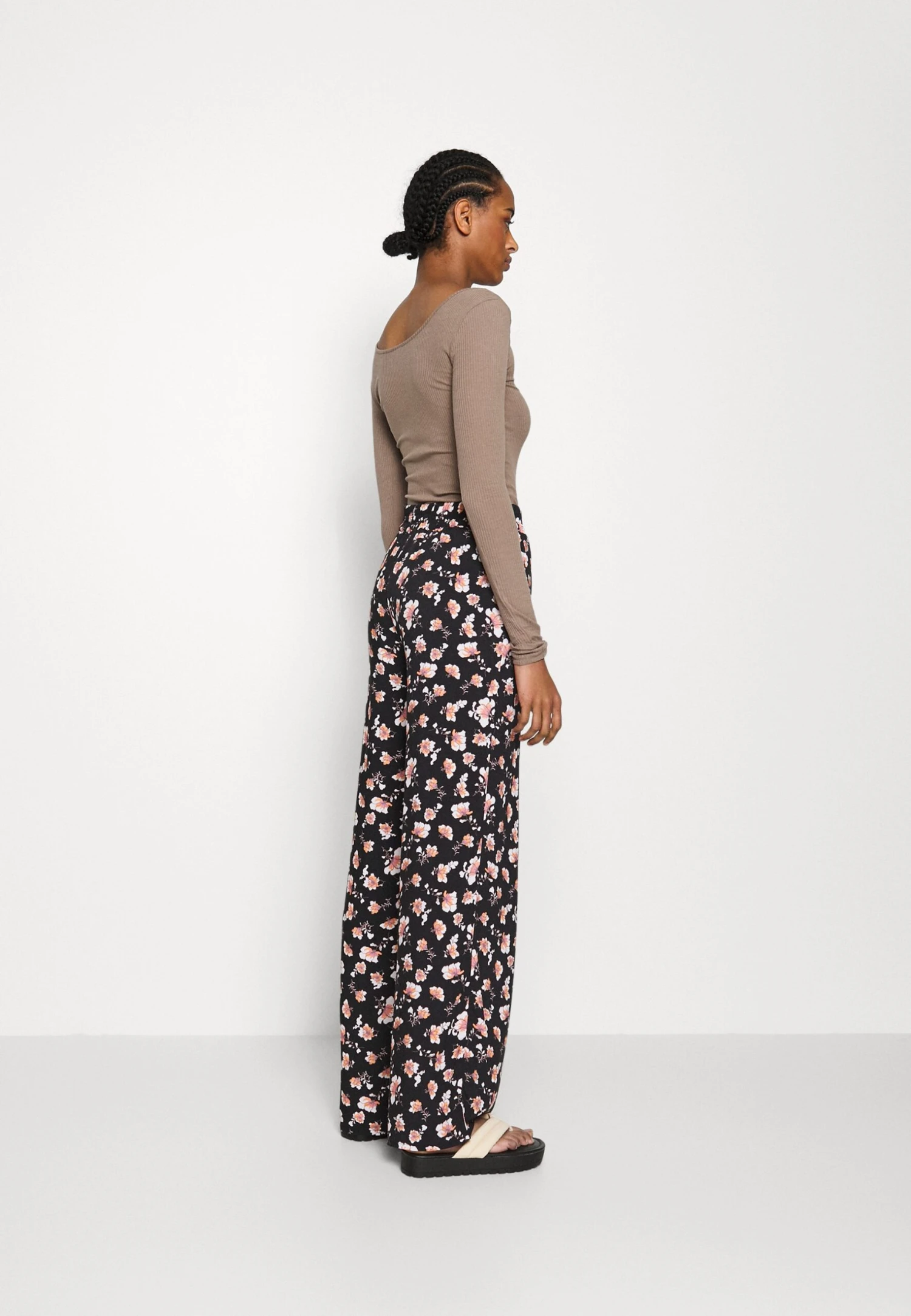 PantaloniBlack/Multi-Coloured Donna Pantaloni ANH21A00W-Q12 5 PantaloniBlack/Multi-Coloured Donna Pantaloni ANH21A00W-Q12 - immagine 3