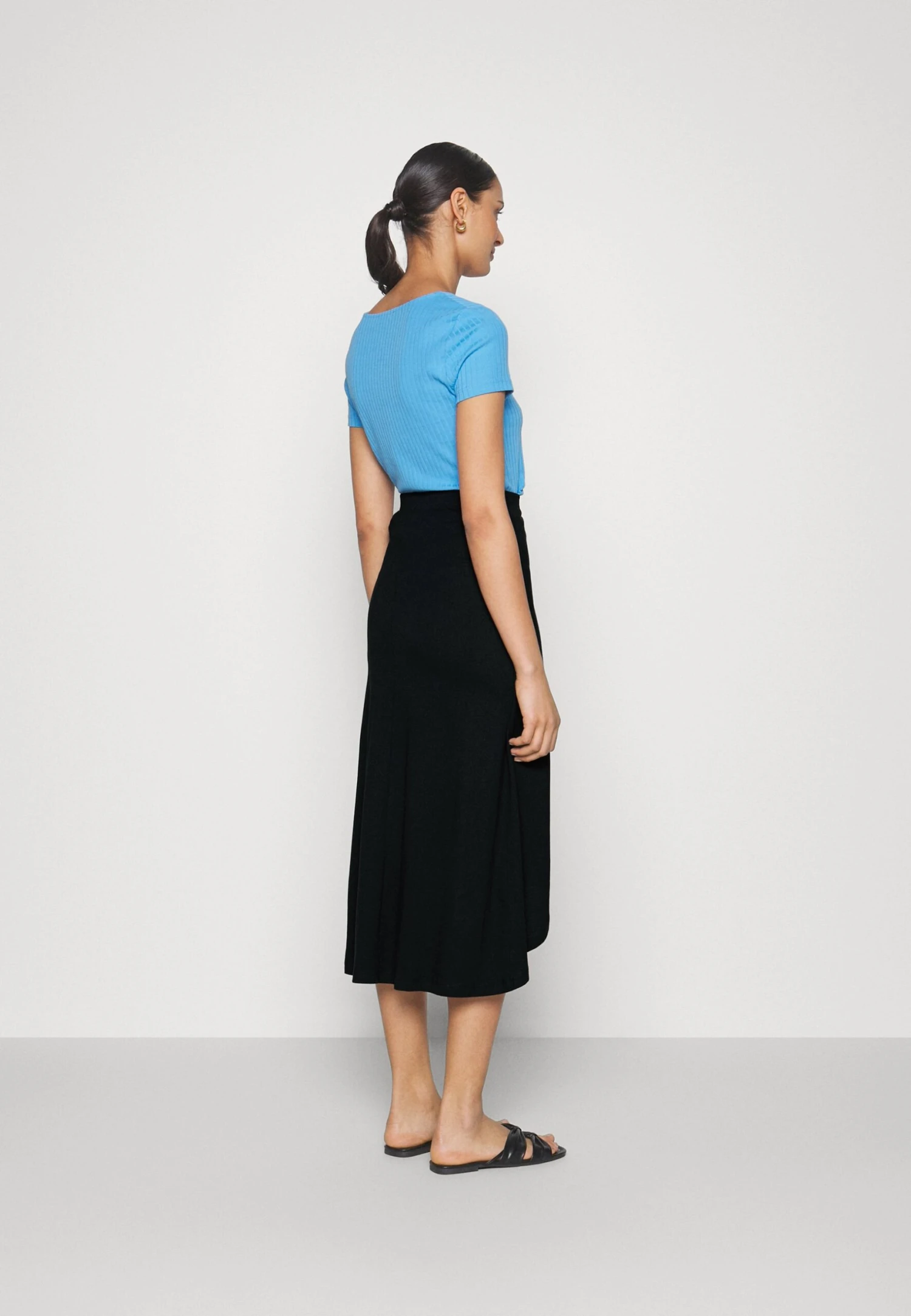 Anna Field Basic Wrap Over Midi Skirt- Gonna A Campana - Black 5 Anna Field Basic Wrap Over Midi Skirt- Gonna A Campana - Black - immagine 3