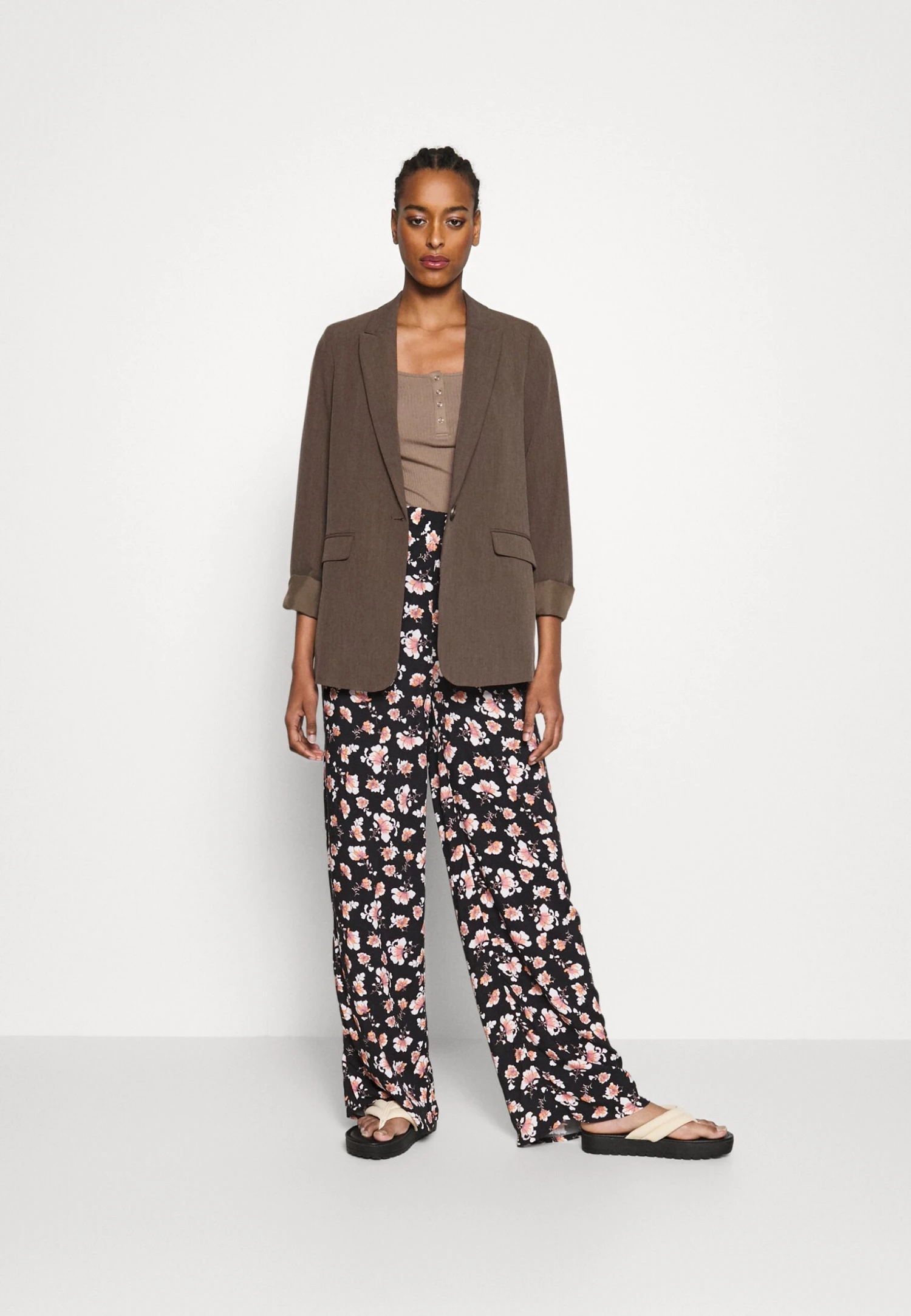 PantaloniBlack/Multi-Coloured Donna Pantaloni ANH21A00W-Q12 4 PantaloniBlack/Multi-Coloured Donna Pantaloni ANH21A00W-Q12 - immagine 2