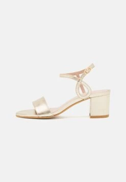 Prima pagina -Anna Field c07f245ad93c426f8dd209508633b3cc