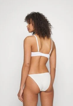 Anna Field Sunlight 3Pack Tshirt BraReggiseno402Pink_001White_802Black Donna Intimo AN681A03E-J12 11 Anna Field Sunlight 3Pack Tshirt BraReggiseno402Pink_001White_802Black Donna Intimo AN681A03E-J12 -Anna Field c9a4a29083d94654957fe69af505bfb0