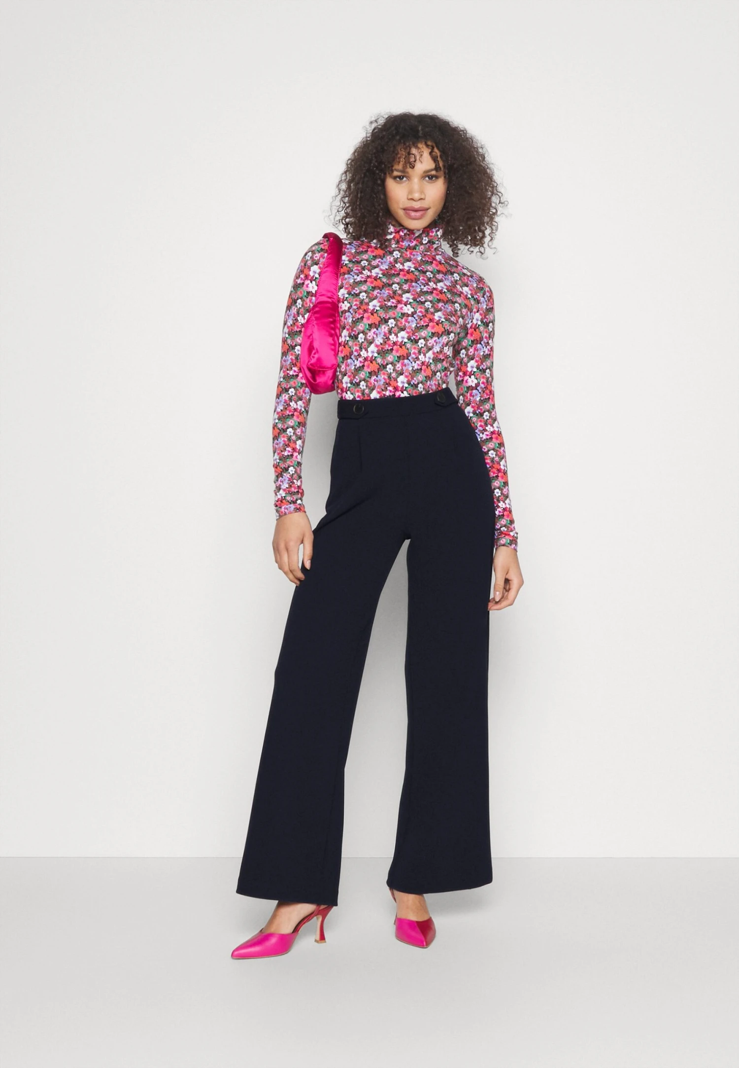 PantaloniDark Blue Donna Pantaloni ANH21A00J-K11 4 PantaloniDark Blue Donna Pantaloni ANH21A00J-K11 - immagine 2