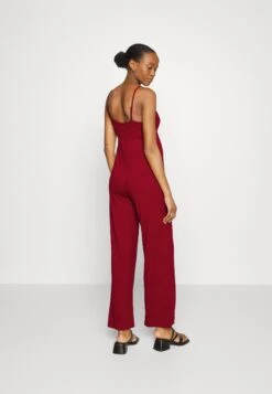 Strappy Drappy Cintered Tuta JumpsuitDark Red Donna Tute Jumpsuit EX429D008-G11 11 Strappy Drappy Cintered Tuta JumpsuitDark Red Donna Tute Jumpsuit EX429D008-G11 -Anna Field d7cda58085144bcabd572b4af95a1e81