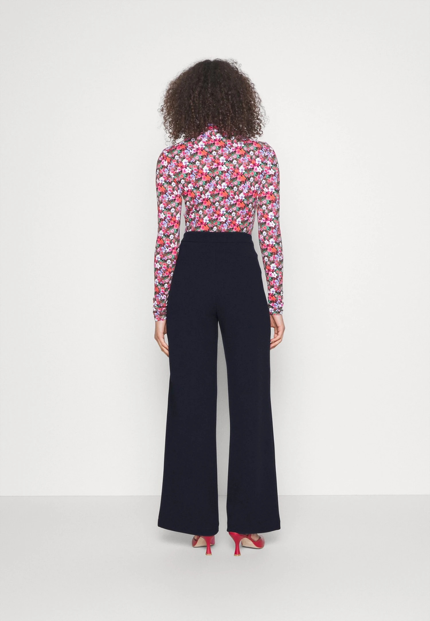 PantaloniDark Blue Donna Pantaloni ANH21A00J-K11 5 PantaloniDark Blue Donna Pantaloni ANH21A00J-K11 - immagine 3