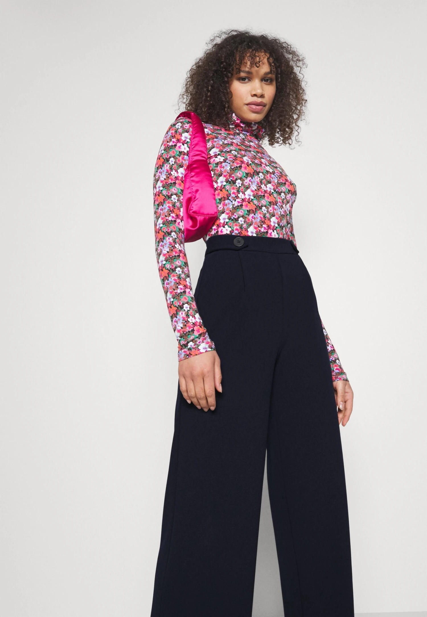 PantaloniDark Blue Donna Pantaloni ANH21A00J-K11 7 PantaloniDark Blue Donna Pantaloni ANH21A00J-K11 - immagine 5