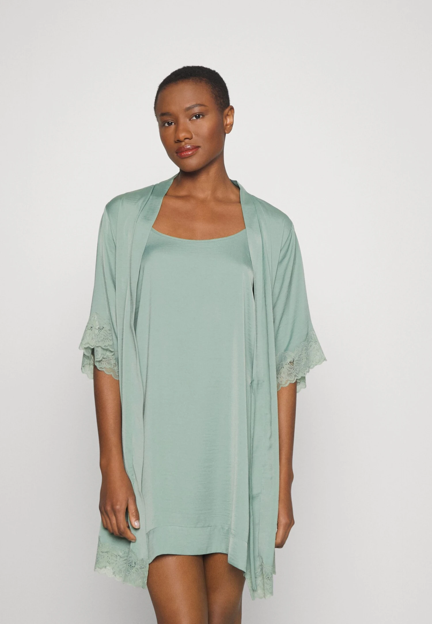 Anna Field Camicia Da NotteGreen Donna Intimo Notte E Loungewear AN681P09O-M11 4 Anna Field Camicia Da NotteGreen Donna Intimo Notte E Loungewear AN681P09O-M11 - immagine 2
